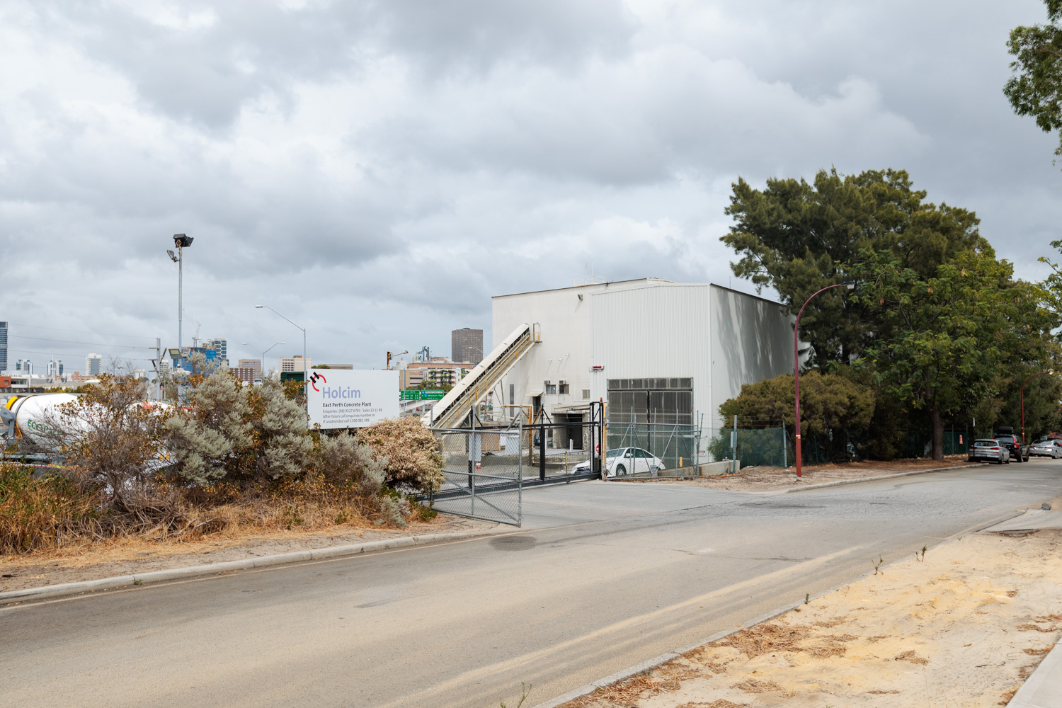 Vincent urges State Government to purchase concrete batching sites
