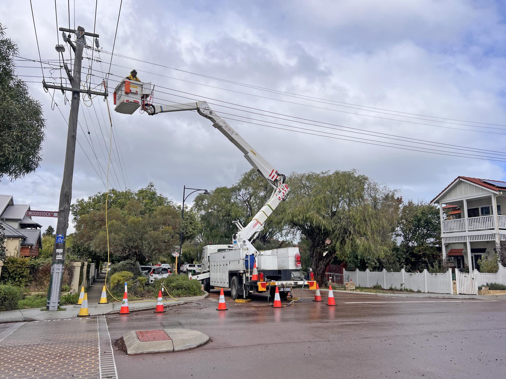Western Power revises delivery of underground power