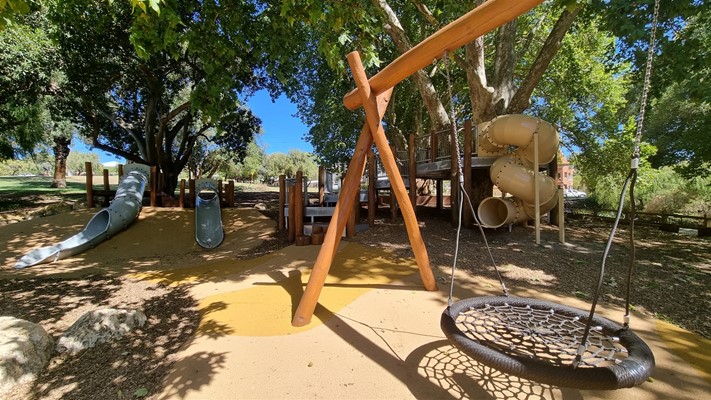 Parks & Facilities - Banks - Banks Reserve & Ampitheatre - Playground