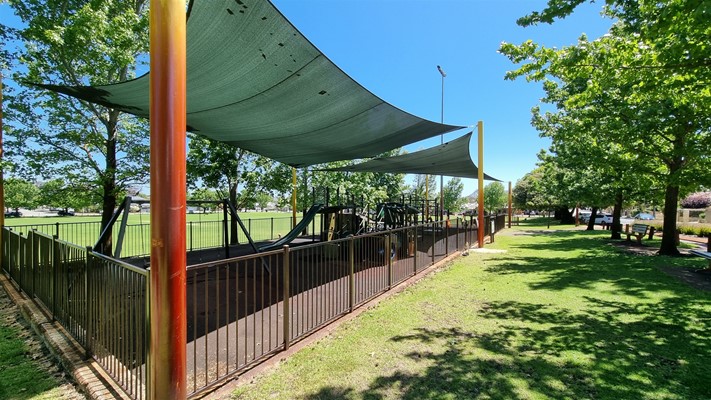Parks & Facilities - Menzies Park - Menzies Park - Playground