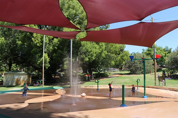Parks & Facilities - Hyde Park - Hyde Park Water Playground